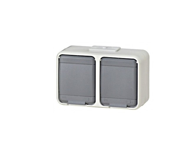 Surface mounted IP44 socket EL445